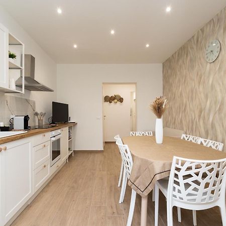 Ludo Holiday House - Charming Con Patio A Due Passi Dalla Cattedrale Палермо Екстериор снимка