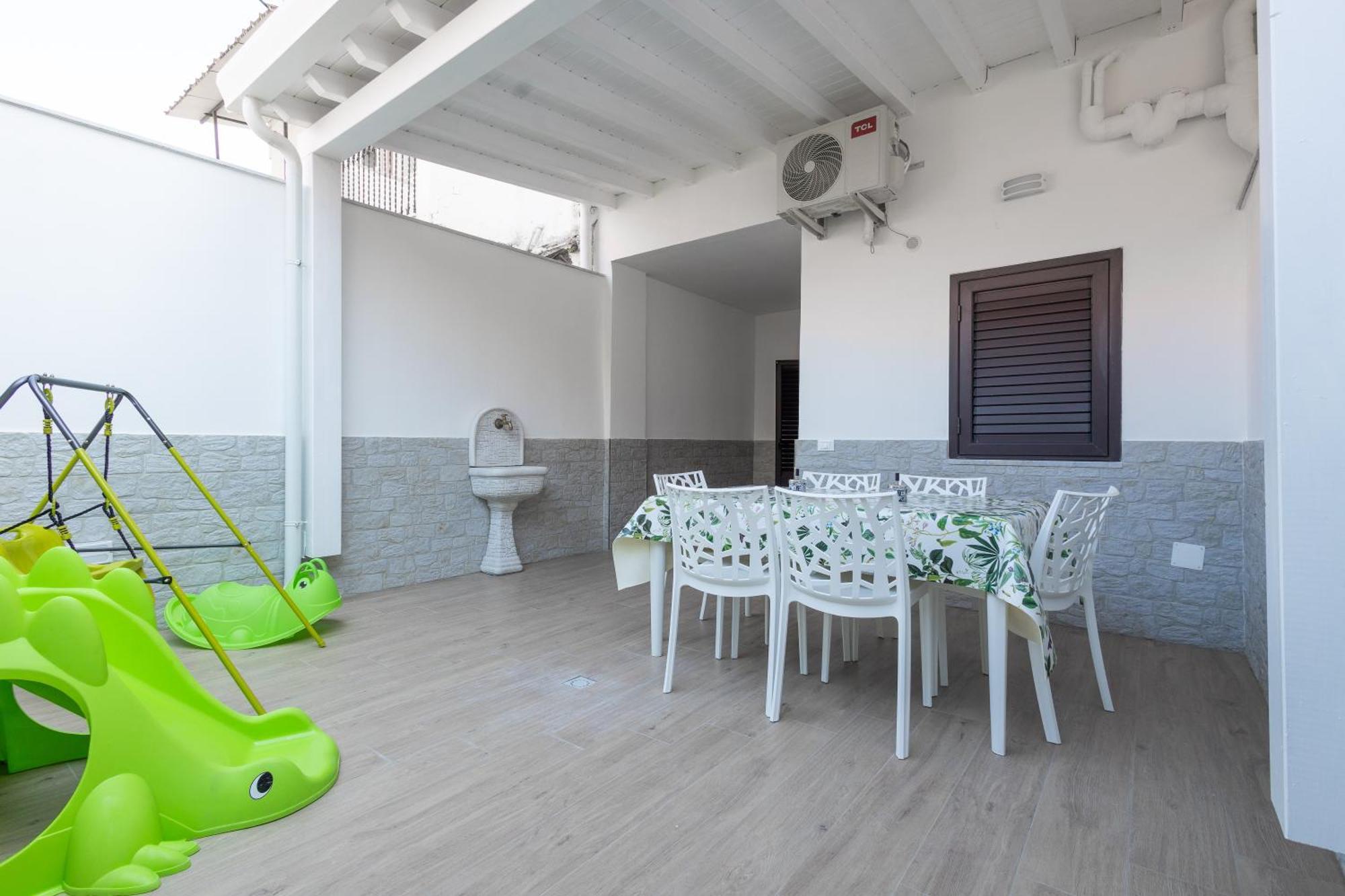 Ludo Holiday House - Charming Con Patio A Due Passi Dalla Cattedrale Палермо Екстериор снимка