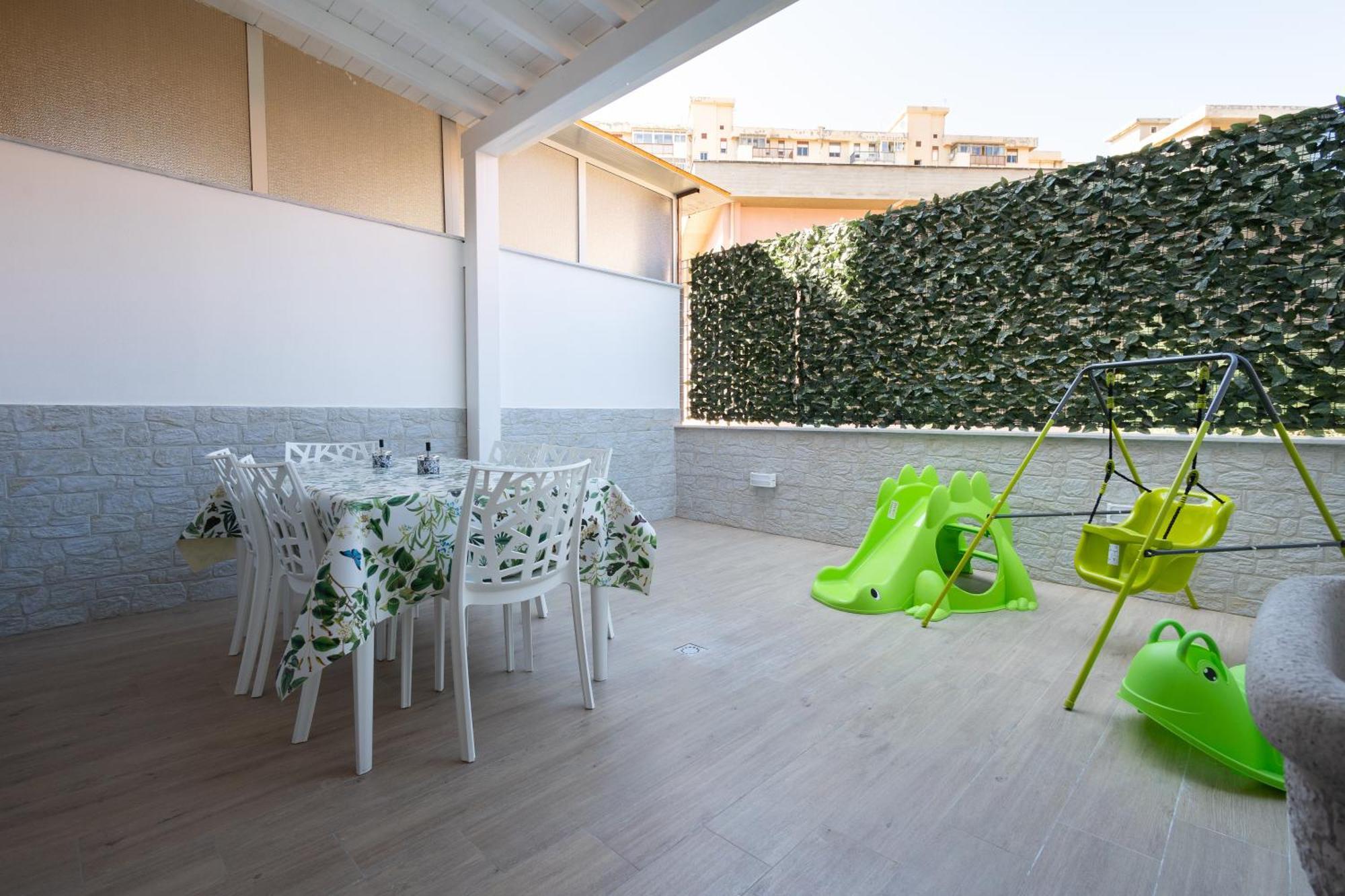 Ludo Holiday House - Charming Con Patio A Due Passi Dalla Cattedrale Палермо Екстериор снимка