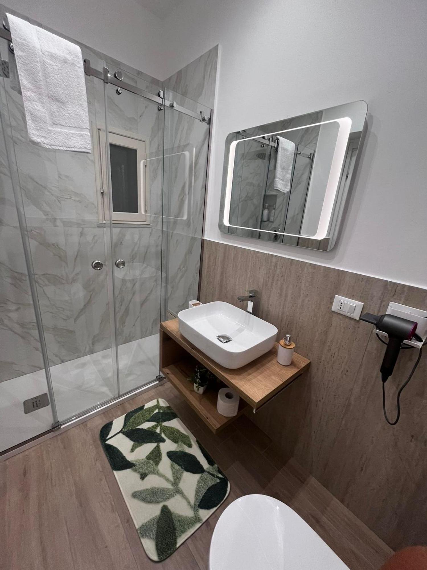 Ludo Holiday House - Charming Con Patio A Due Passi Dalla Cattedrale Палермо Екстериор снимка